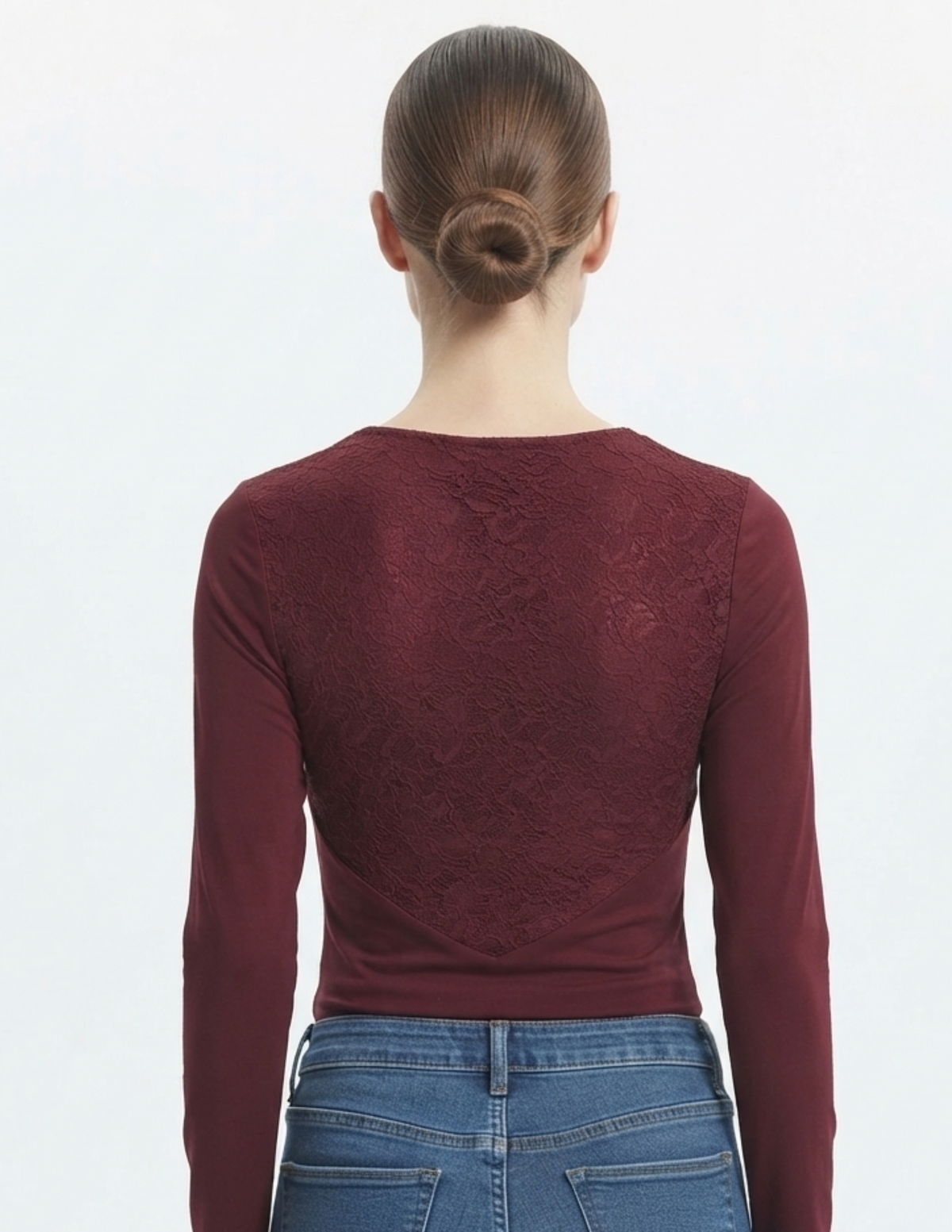 Blusa guinda manga larga con detalle de encaje