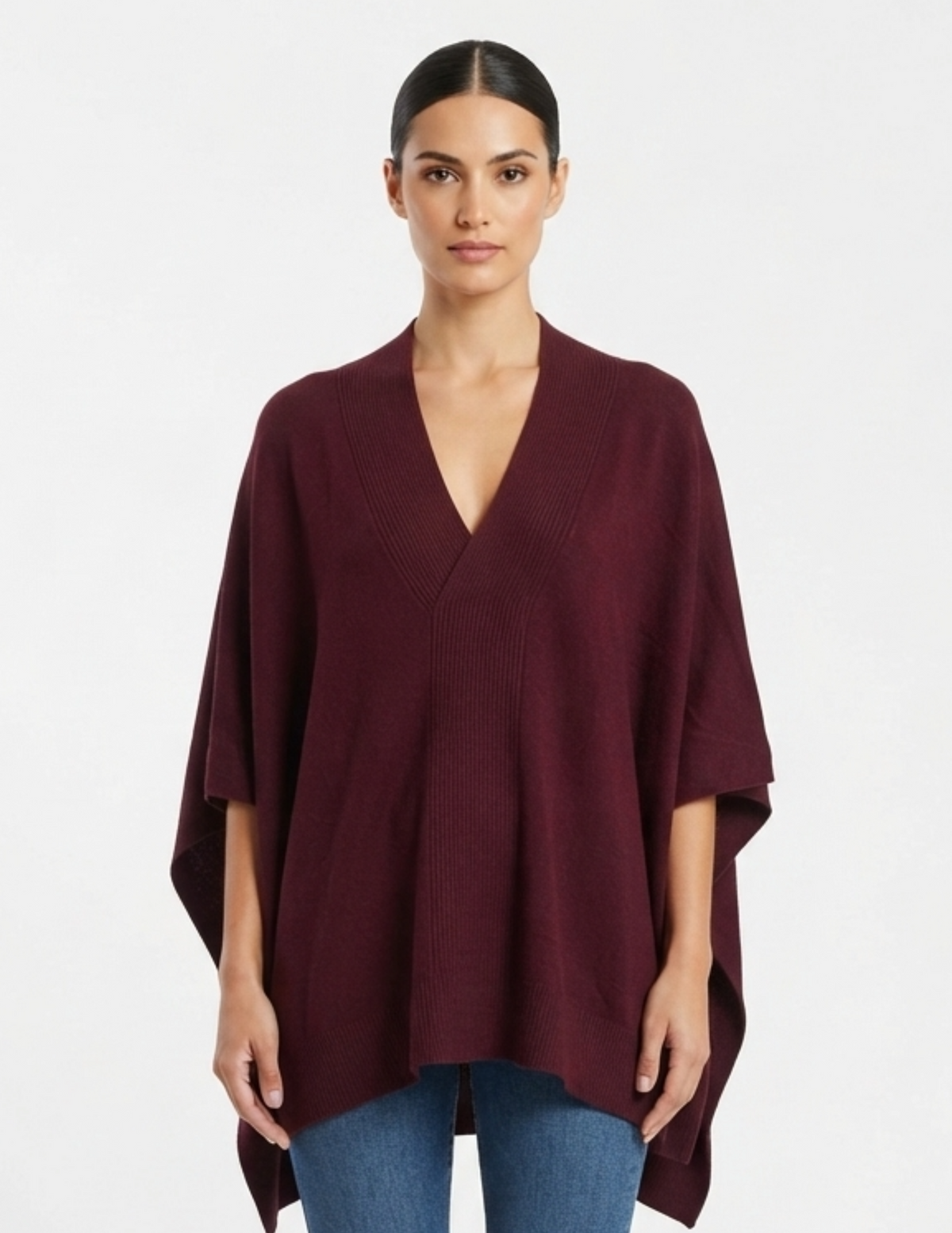 Capa guinda estilo poncho cuello en V