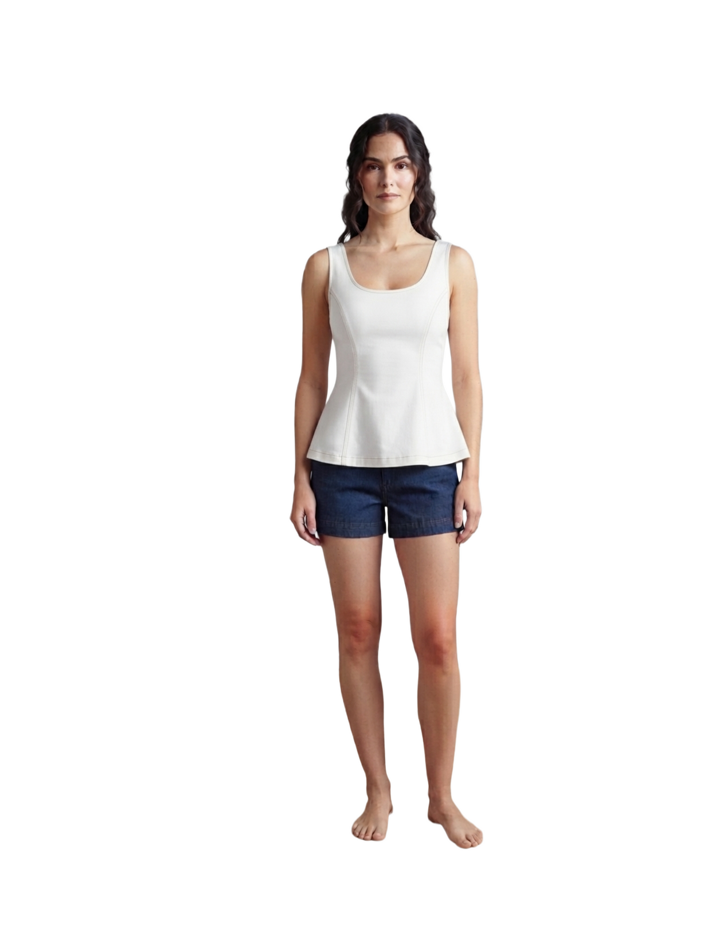 Blusa blanca de tirantes seccionada