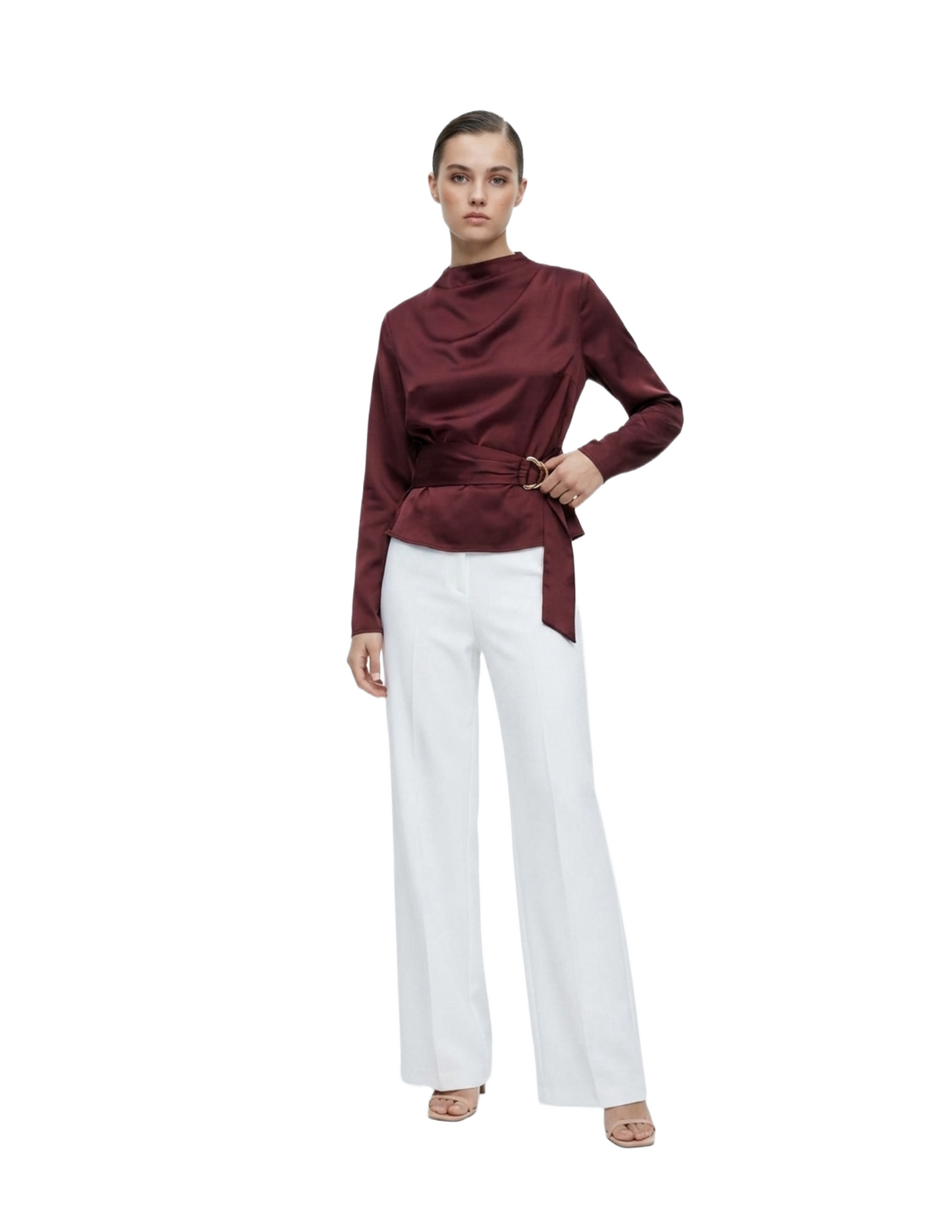 Blusa guinda cuello alto con medio cinto decorativo, cierre en espalda