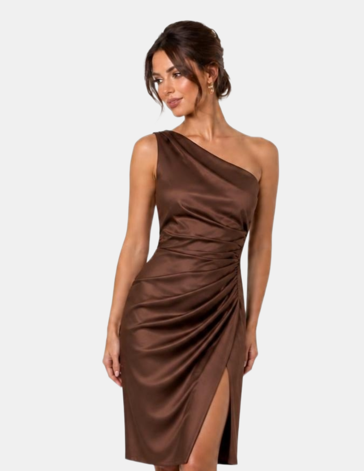 Vestido cafe satinado con plisado lateral