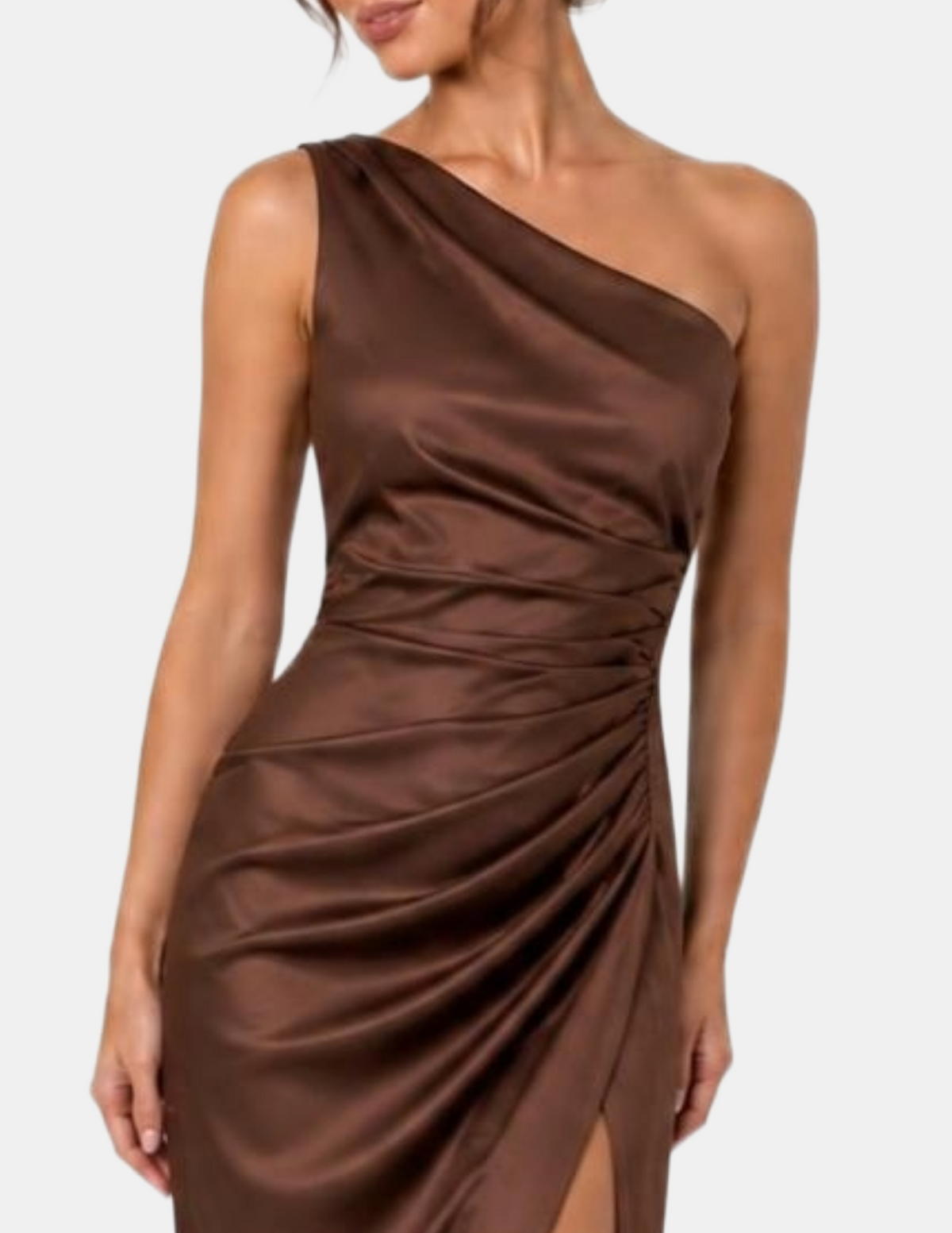 Vestido cafe satinado con plisado lateral