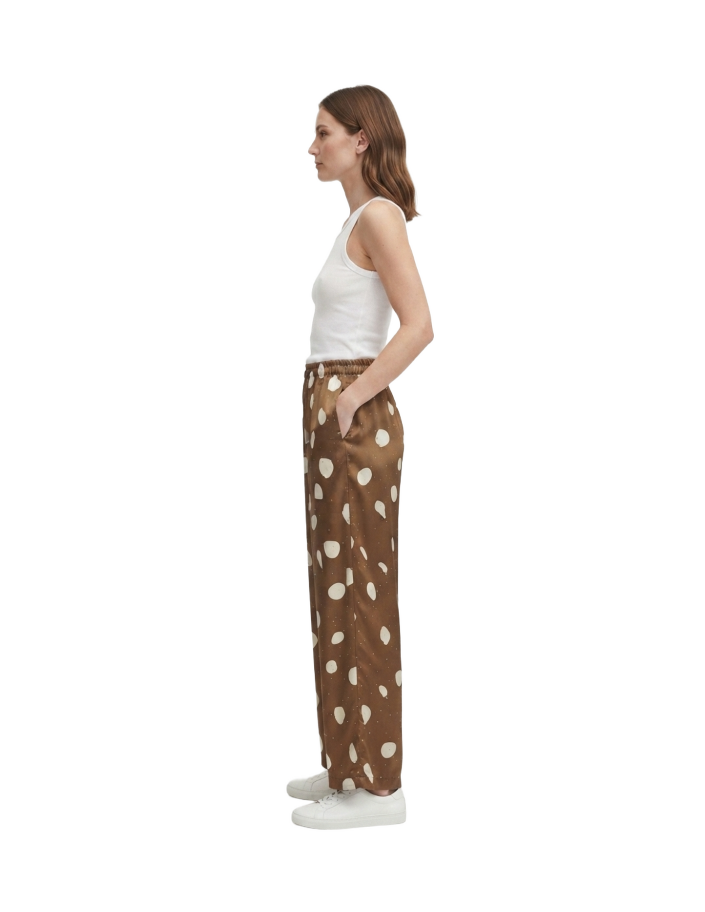 Pantalón cafe con estampado de brillos y elastico en cintura