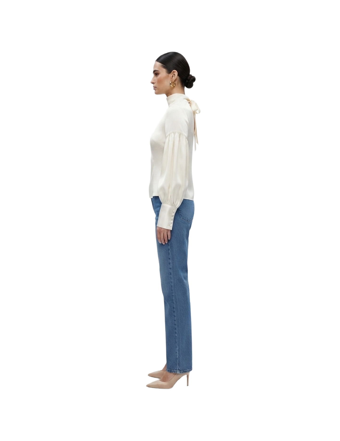 Blusa satinada con amarre en cuello, mangas abombadas