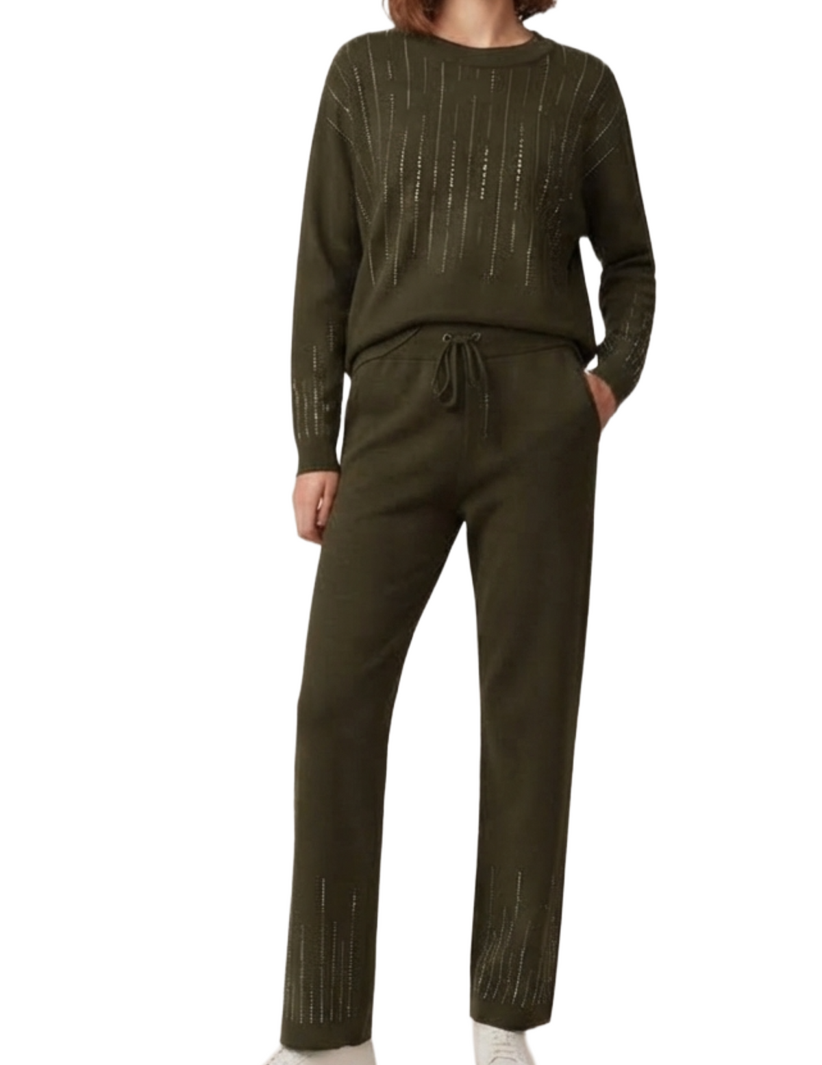 Conjunto verde de suéter y pantalonera con detalles de brillos
