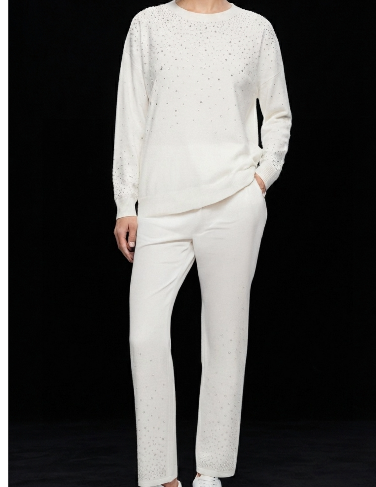 Conjunto calientito de sudadera y pantalón con brillos