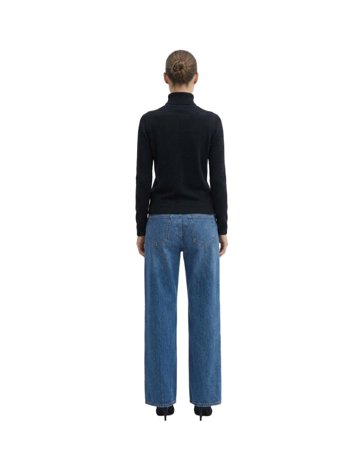 Blusa de cuello alto negra tipo sueter
