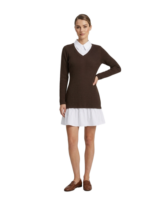 Vestido cafe acanalado entallado con detalles de cuello tipo camisa