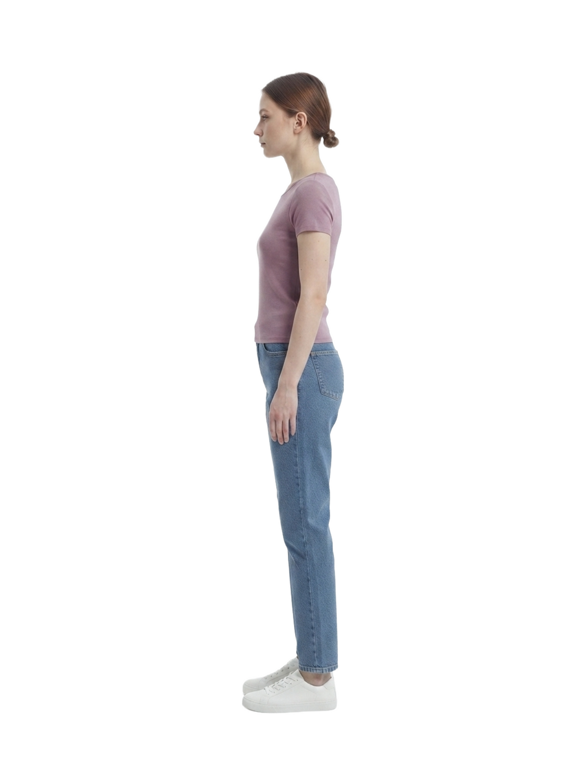 Blusa color magenta con detalle de botones cuello en V