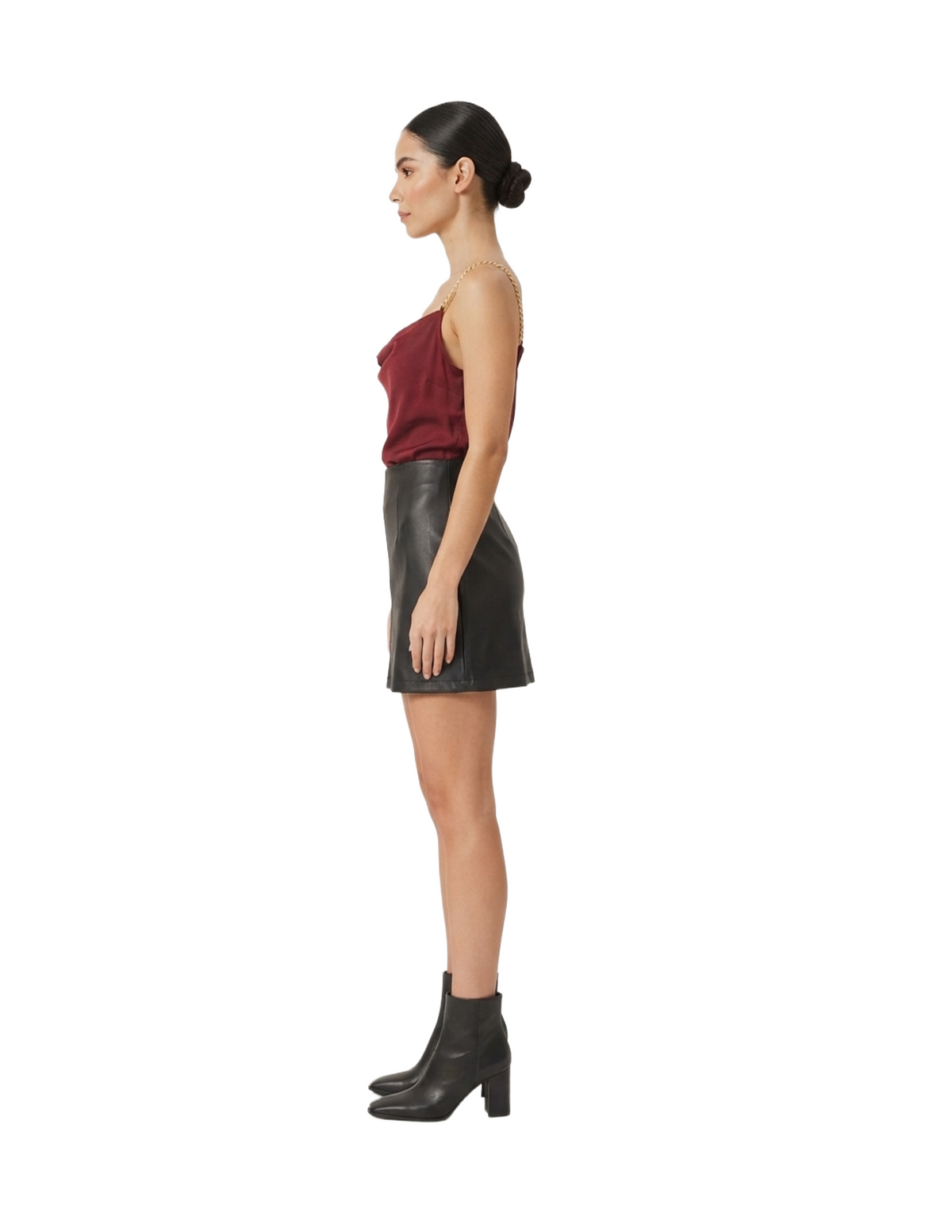 Blusa guinda con caderas de tirante