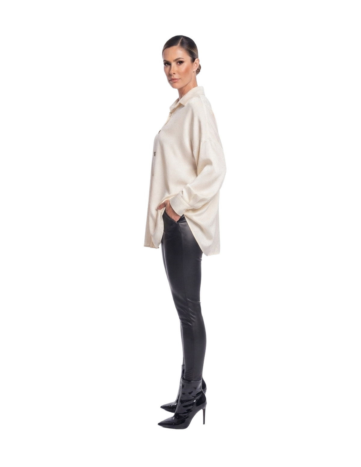 Blusa beige oversize con cristales
