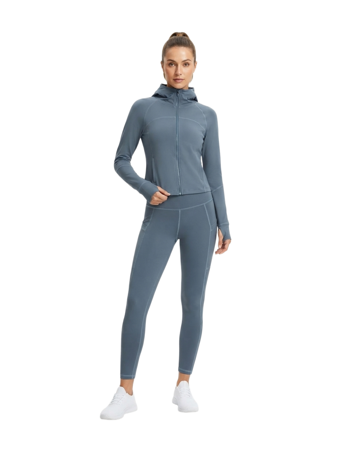 Conjunto azul deportivo con costuras decorativas