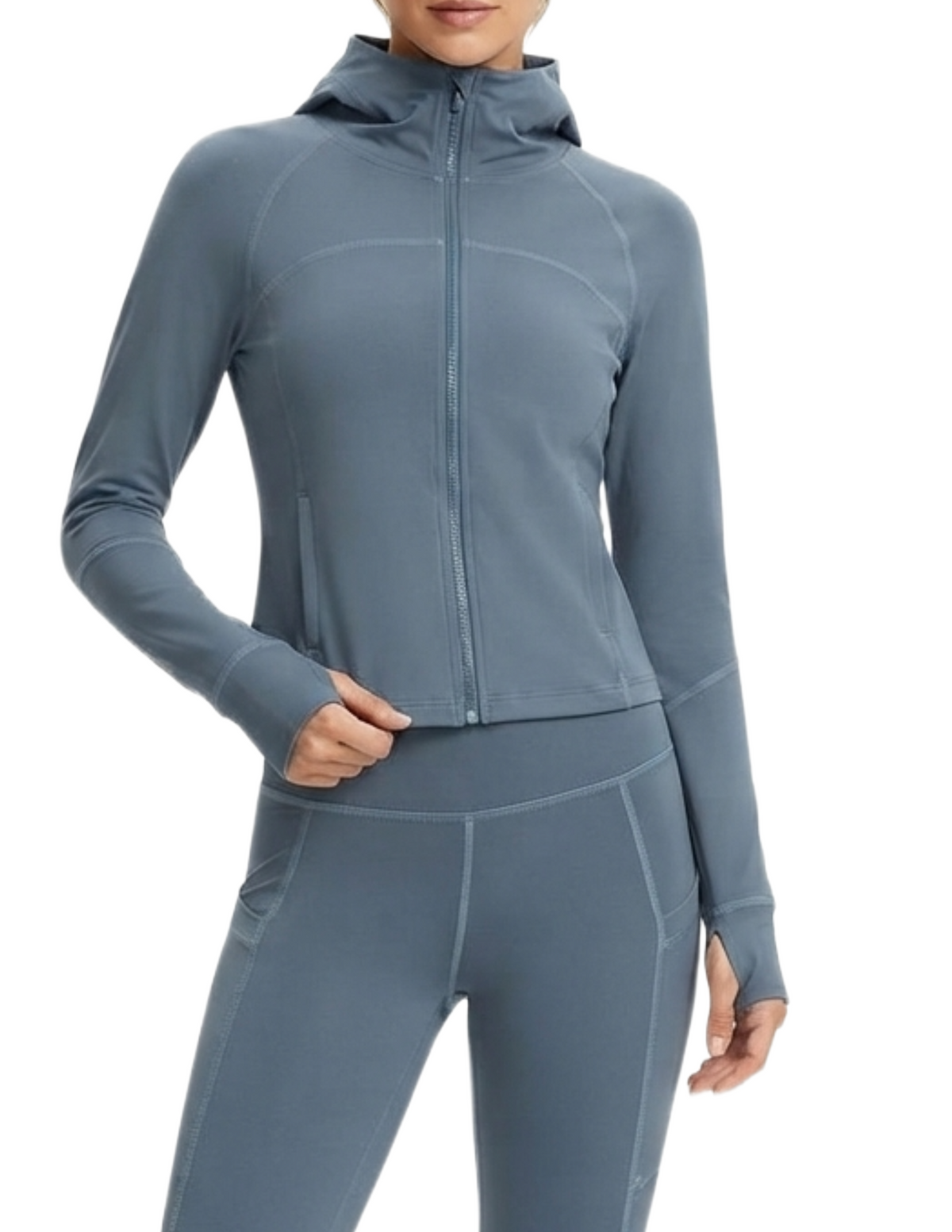 Conjunto azul deportivo con costuras decorativas