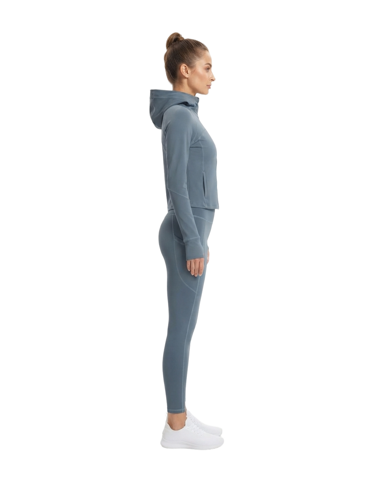 Conjunto azul deportivo con costuras decorativas