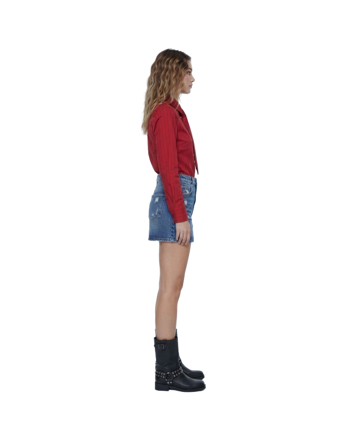 Blusa roja de rayas con corbata