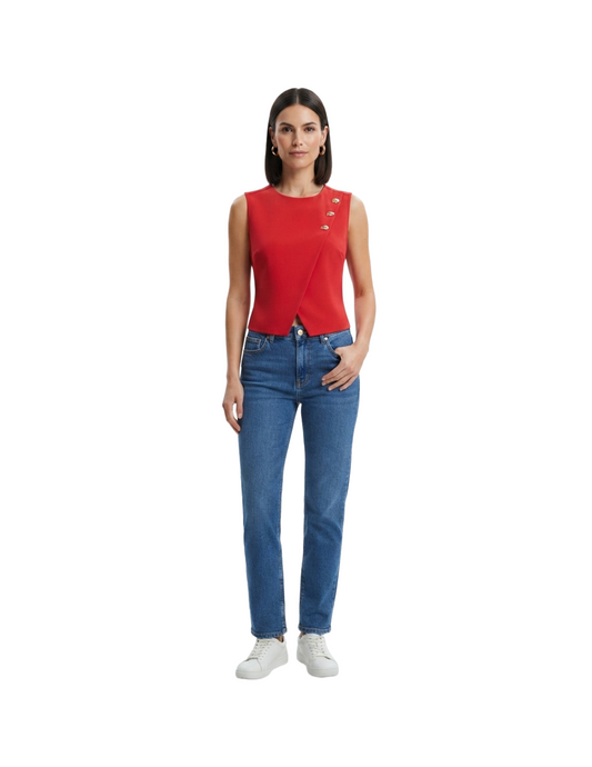 Blusa roja con botones laterales decorativos corte cruzado