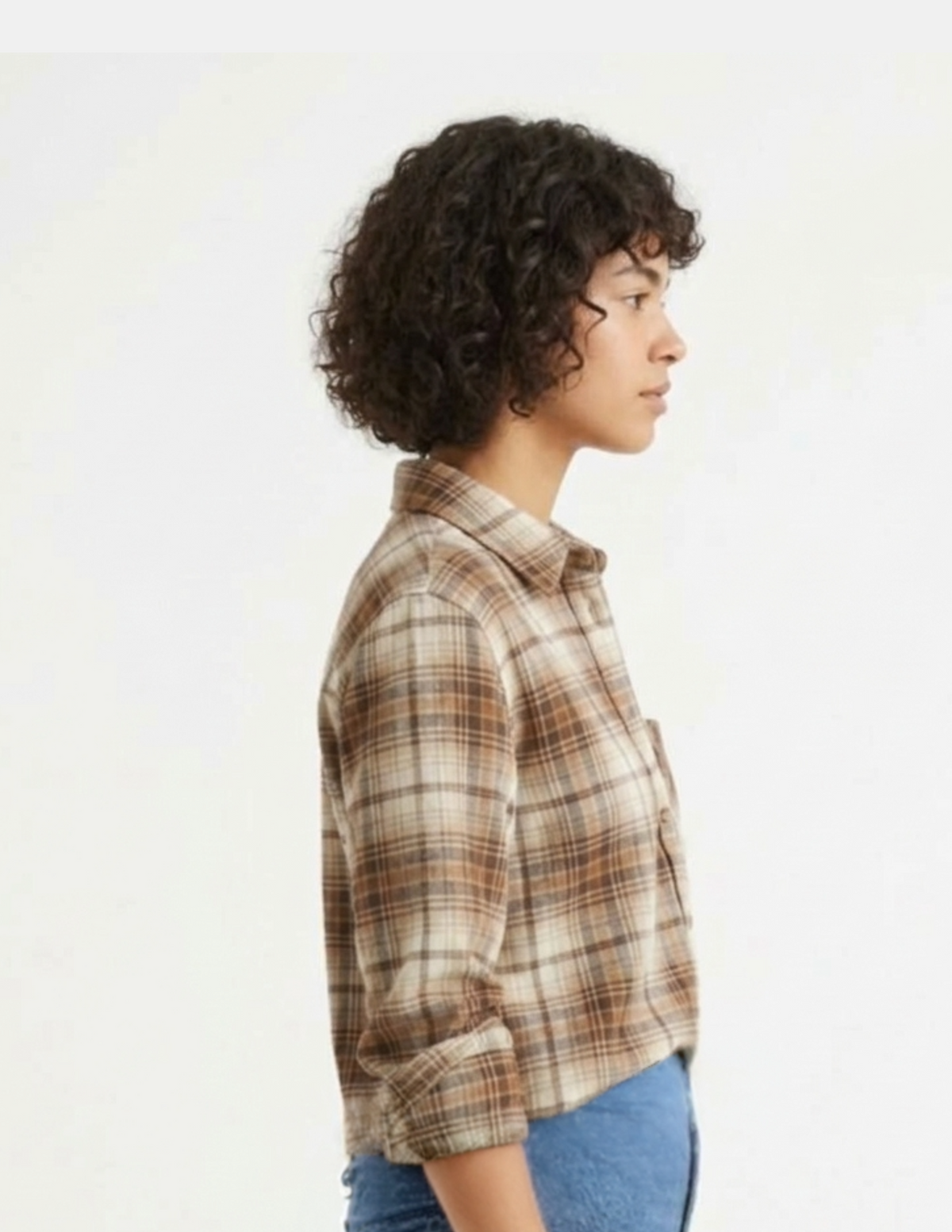 Blusa abotonada de mezclilla cafe con cuadros