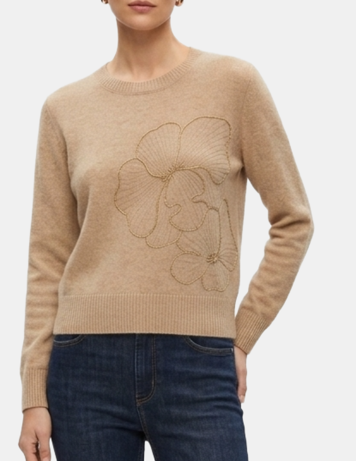 Suéter beige con chaquiras cuello redondo