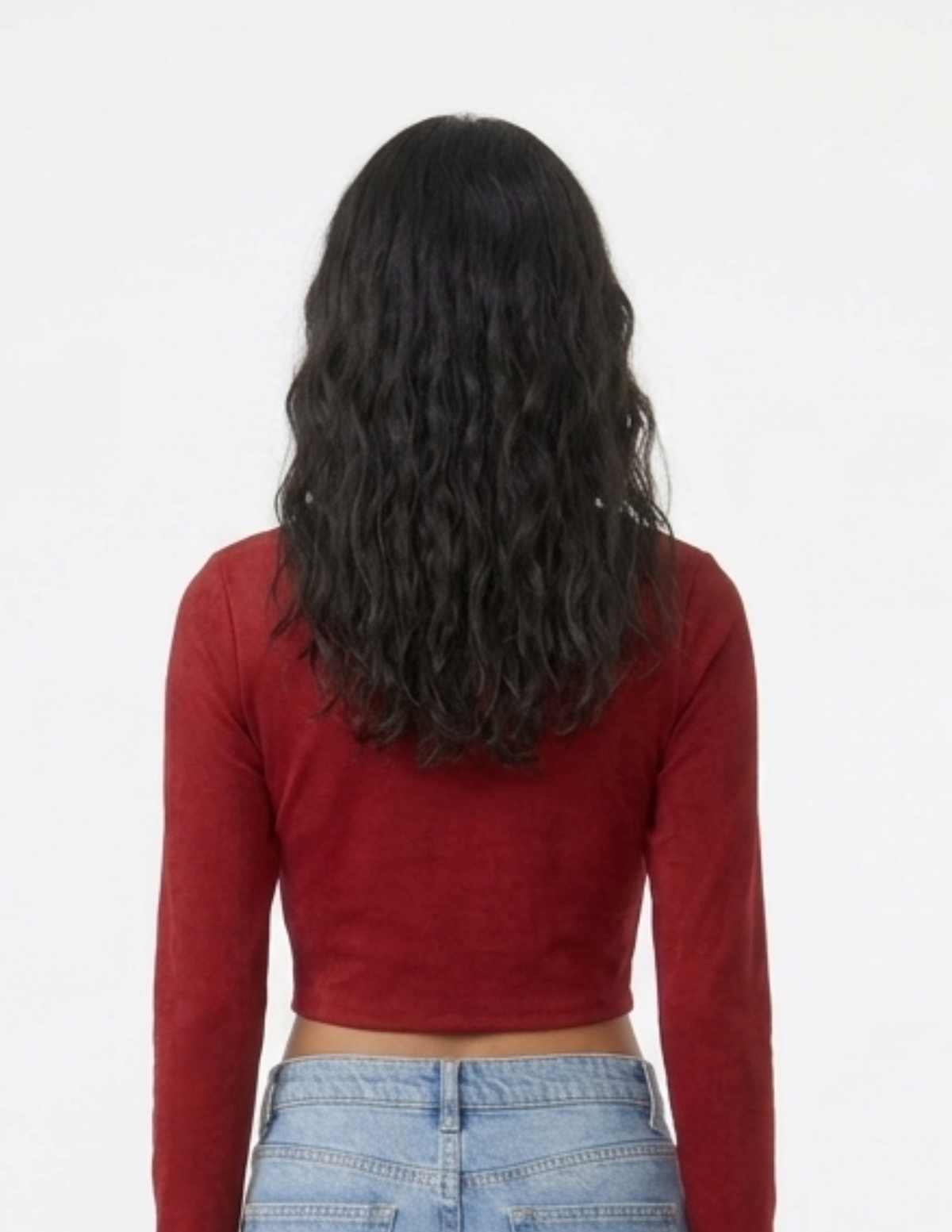 Crop top rojo con cuello holgado tela satinada