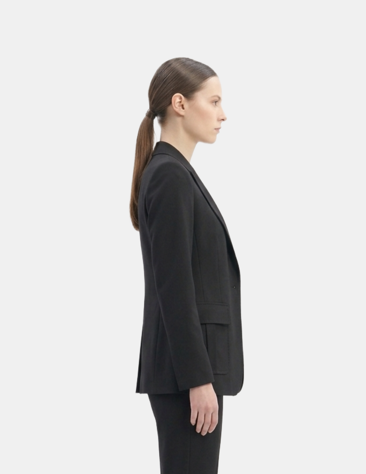 Conjunto negro de dos pizas de saco y pantalón