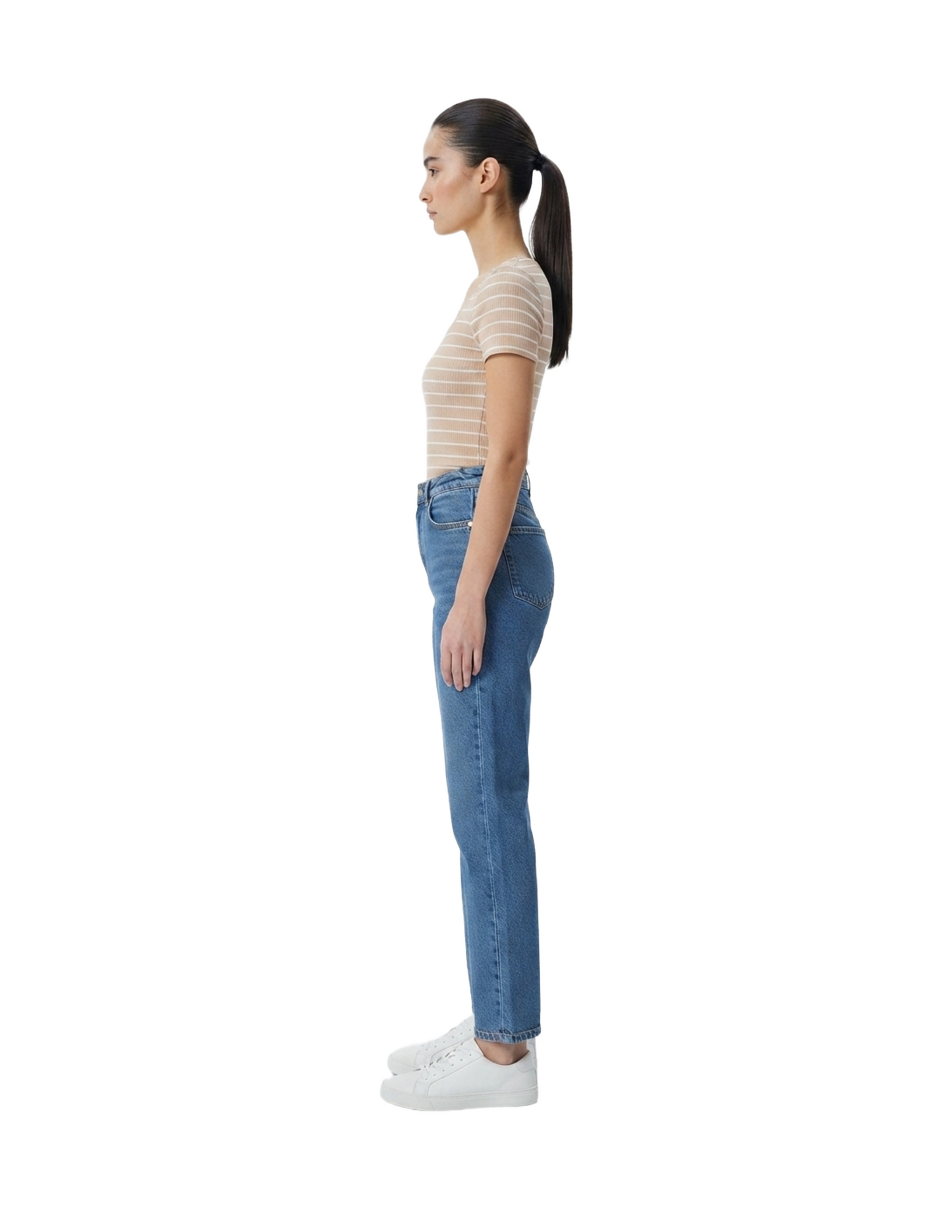 Blusa cafe acanalada con rayas horizontales blancas