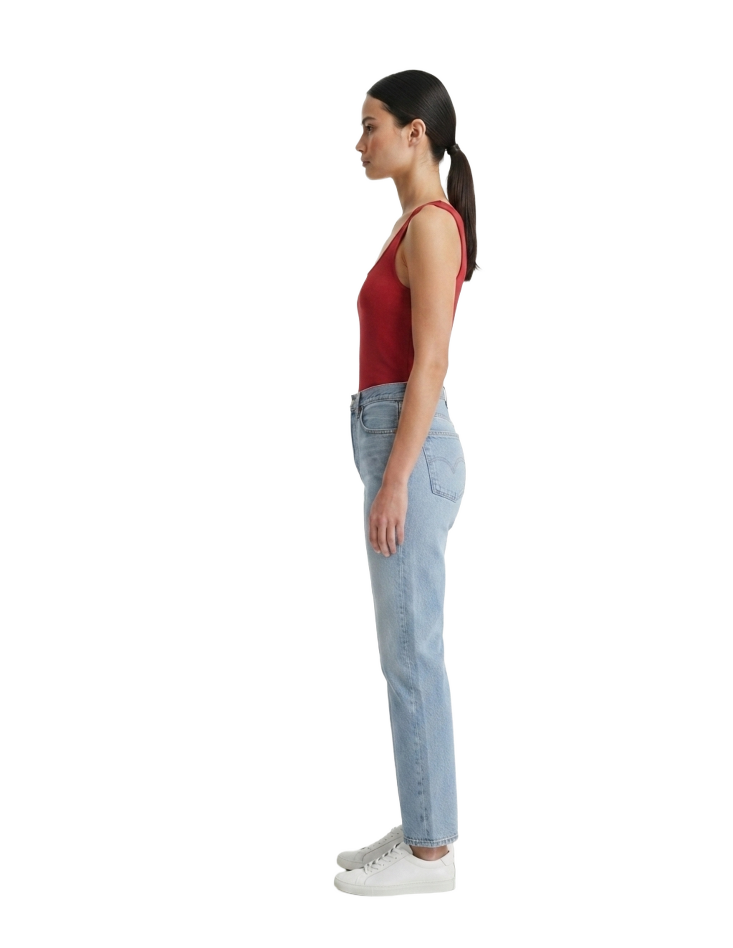 Blusa de tirantes anchos roja cuello rectangular