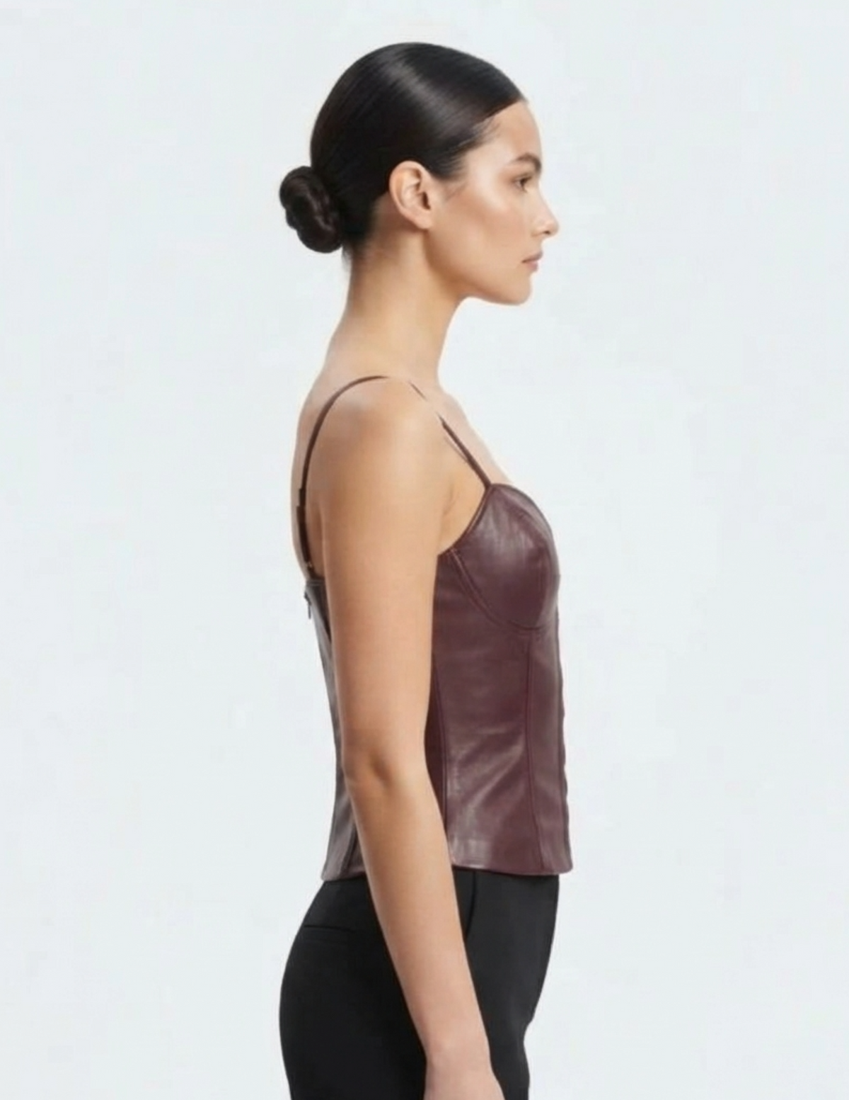 Blusa de vinil estilo corset color vino
