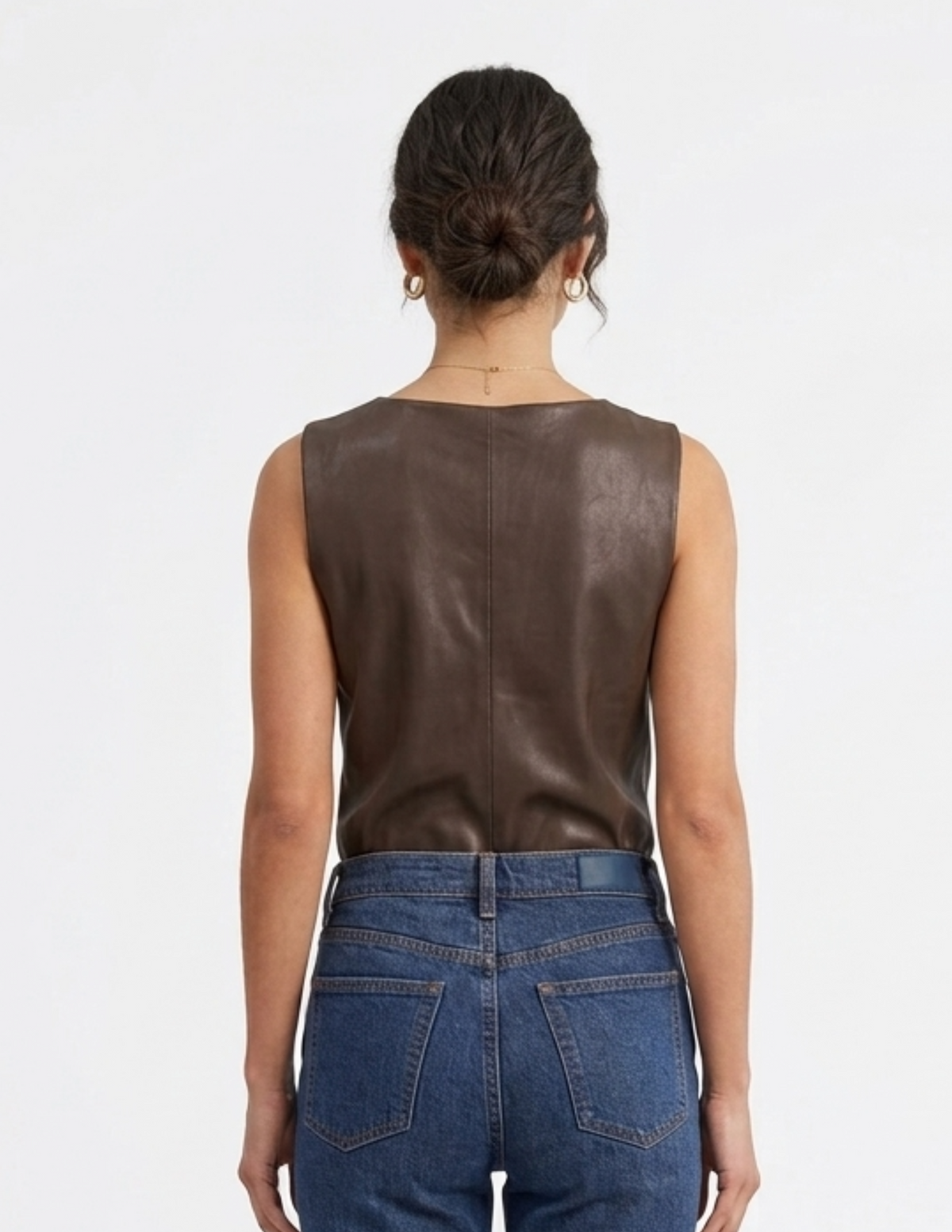 Blusa de vinipiel cafe con cuello holgado