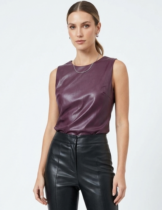 Blusa de vinipiel color vino