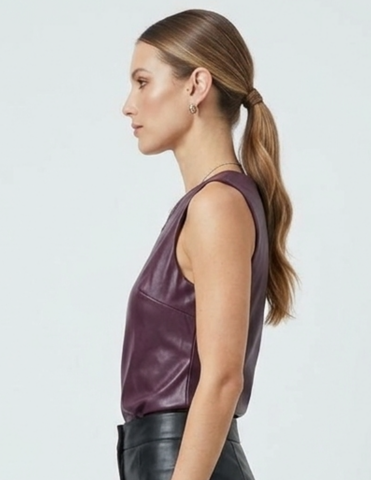 Blusa de vinipiel color vino