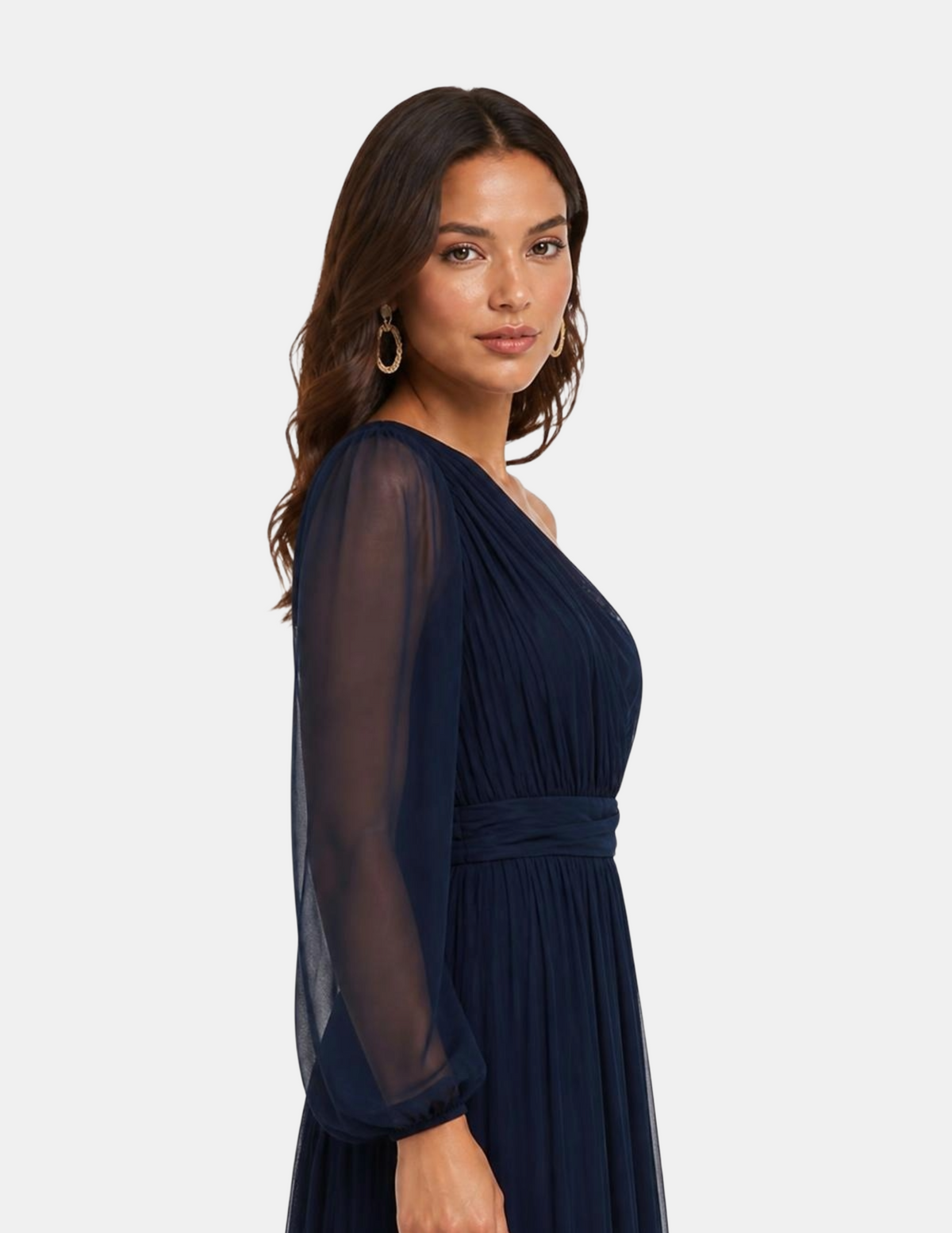 Vestido azul de noche con detalle a una manga de mesh