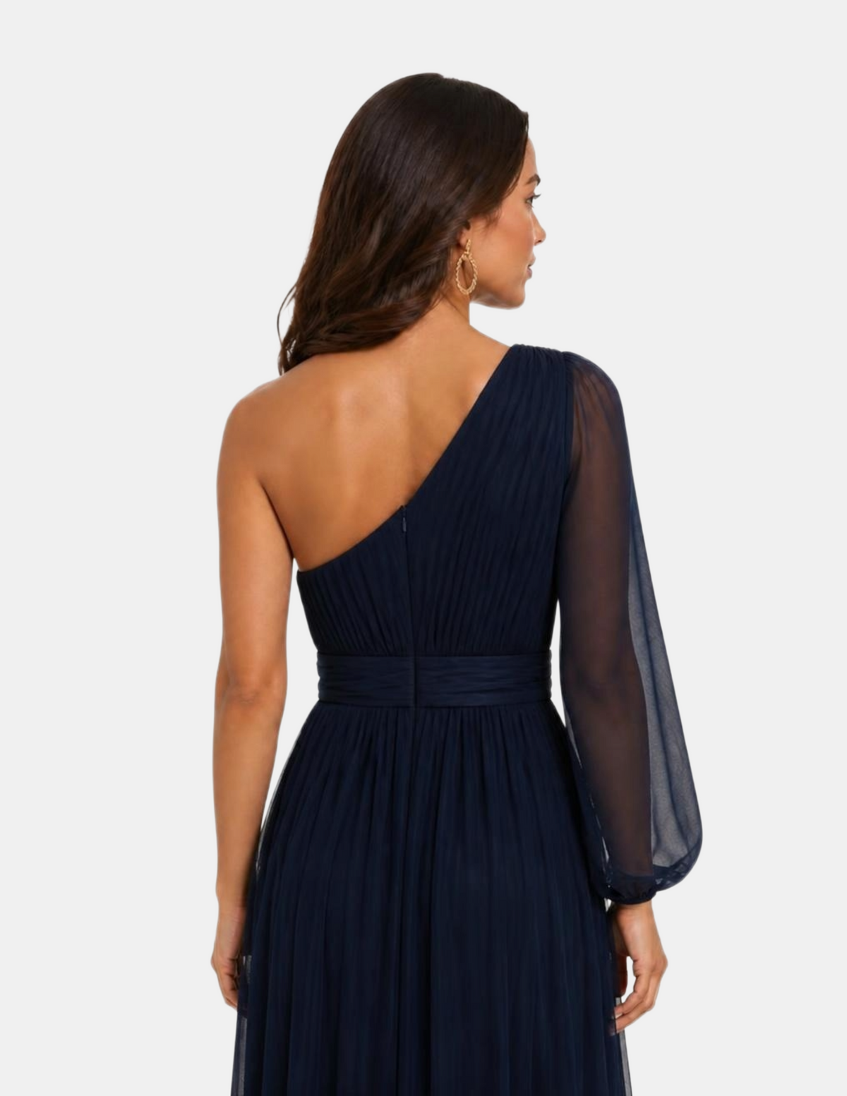 Vestido azul de noche con detalle a una manga de mesh