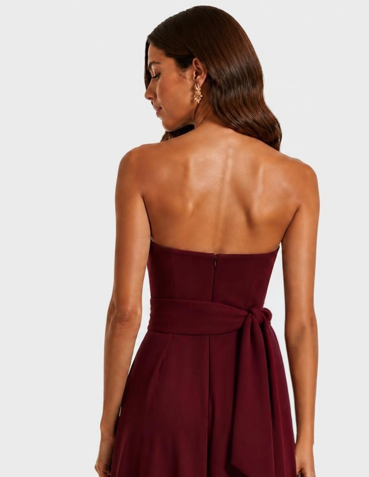 Vestido rojo strapless con amarre en cintura