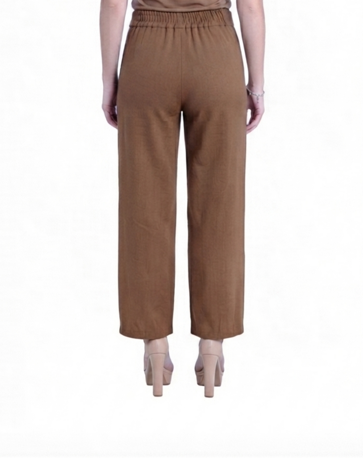 Pantalón con amarre en forma de cinturón