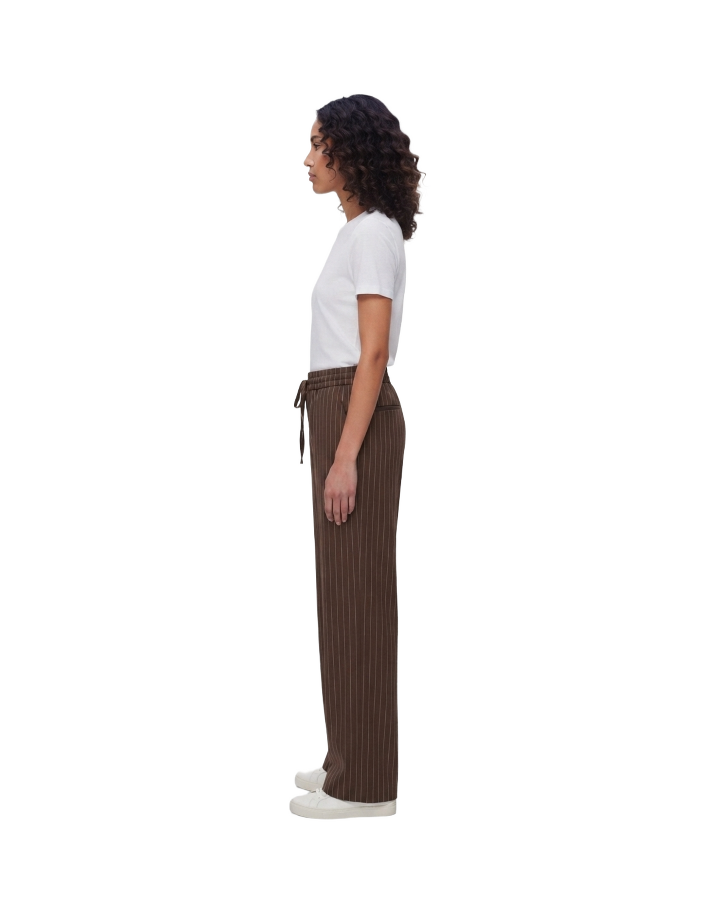 Pantalón cafe rayado con elástico en cintura