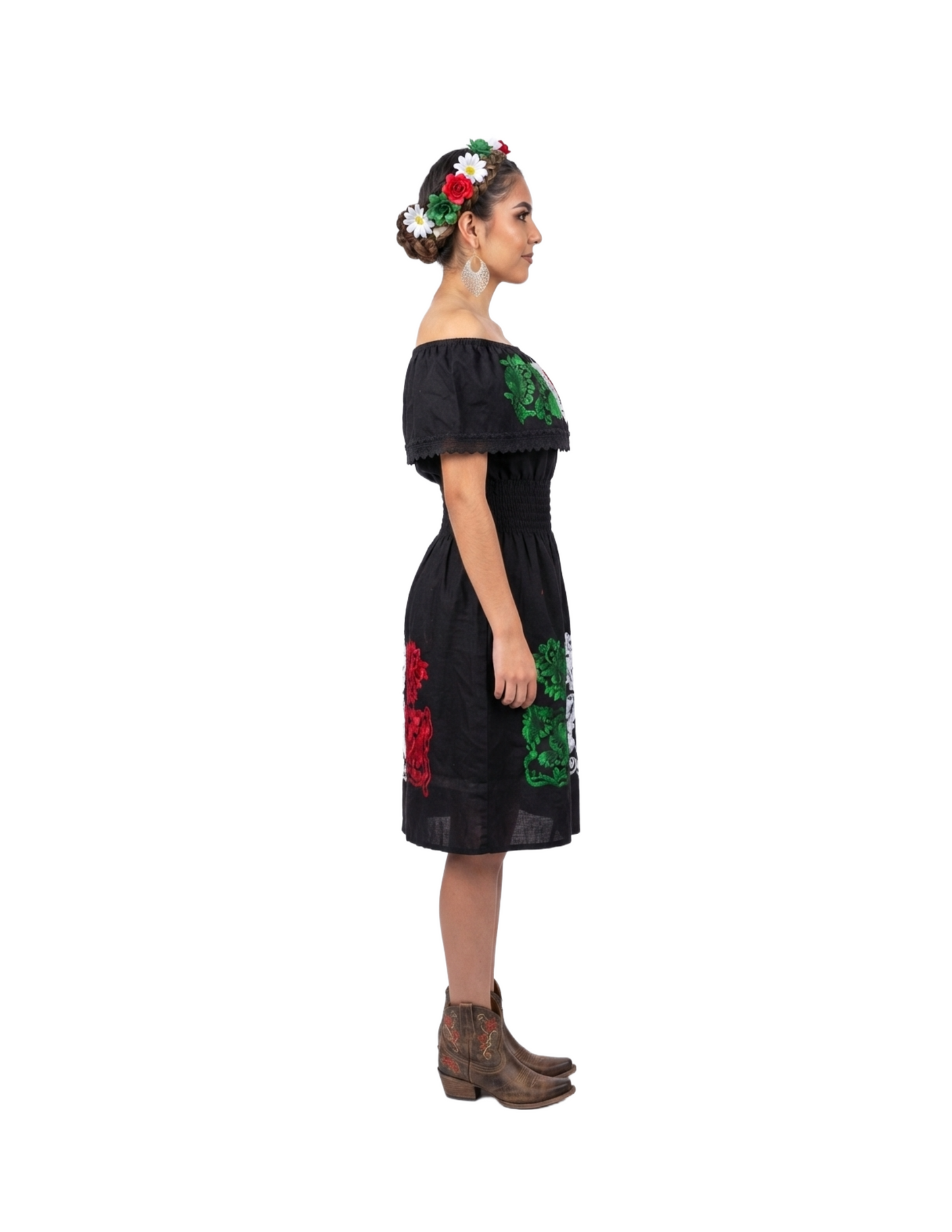 Vestido artesanal bordado con hombro descubierto