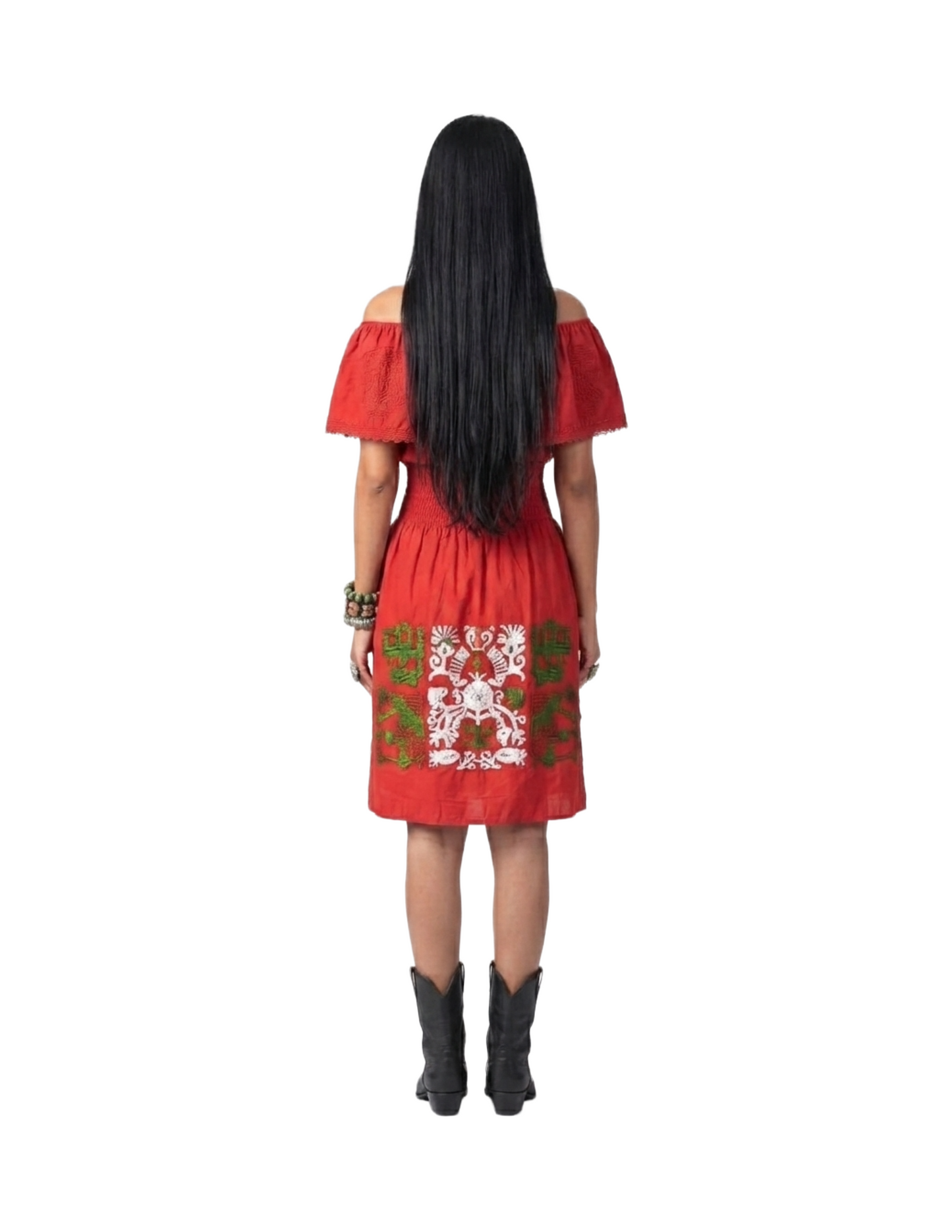 Vestido artesanal bordado con hombro descubierto