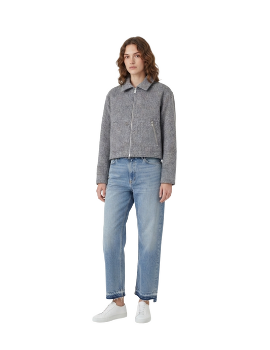Chamarra gris corta con zipper de tela tipo gabardina