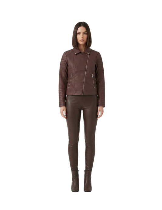 Chamarra de vinipiel color vino estilo biker
