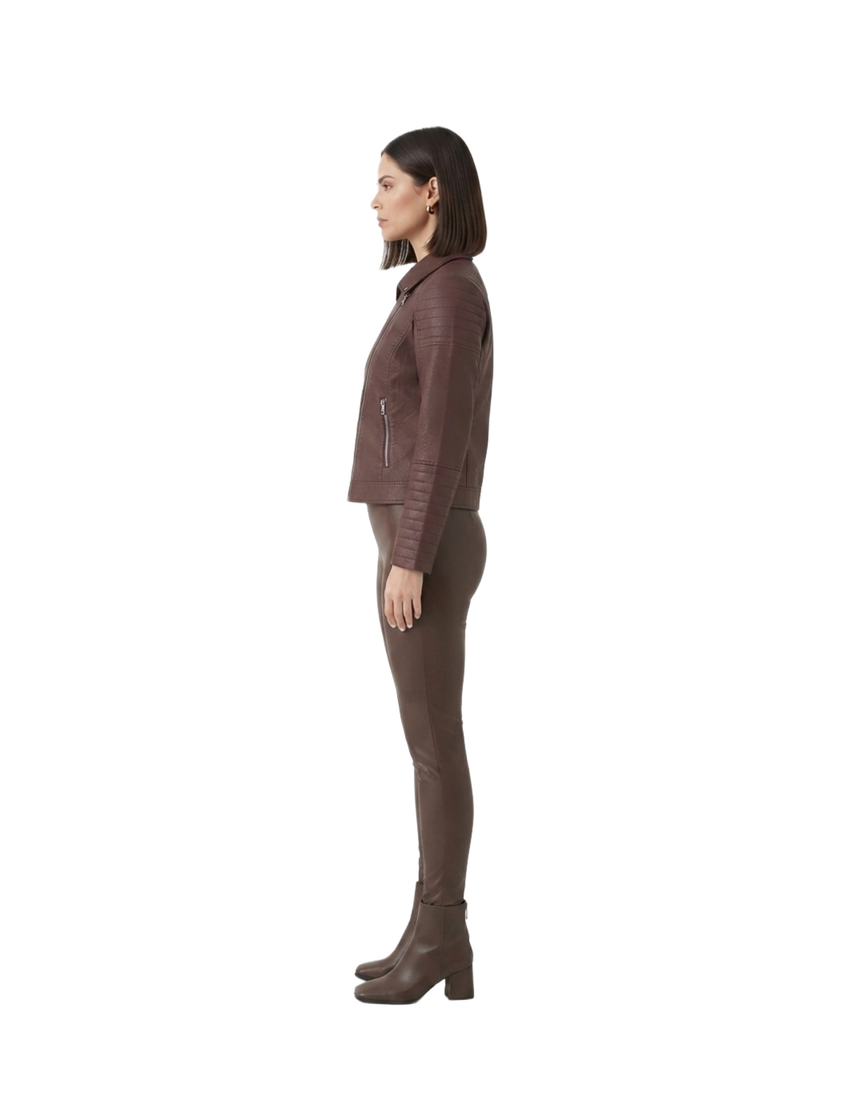Chamarra de vinipiel color vino estilo biker