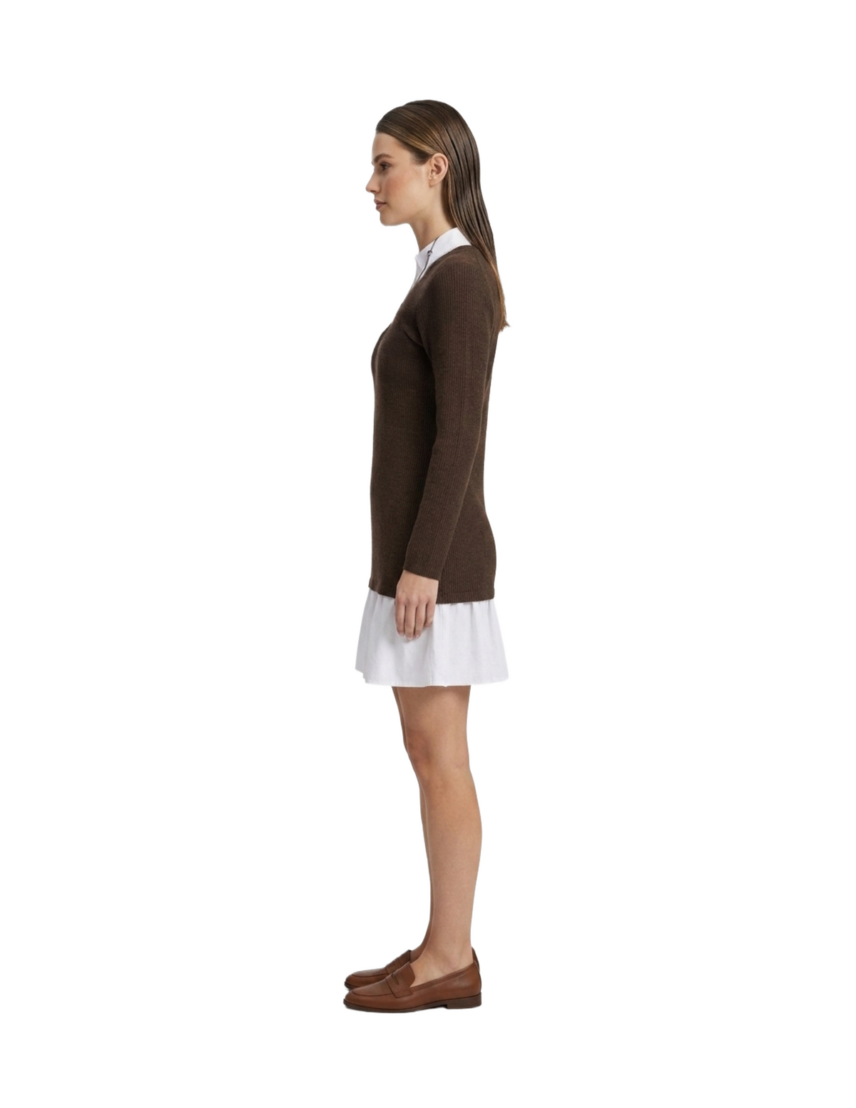 Vestido cafe acanalado entallado con detalles de cuello tipo camisa
