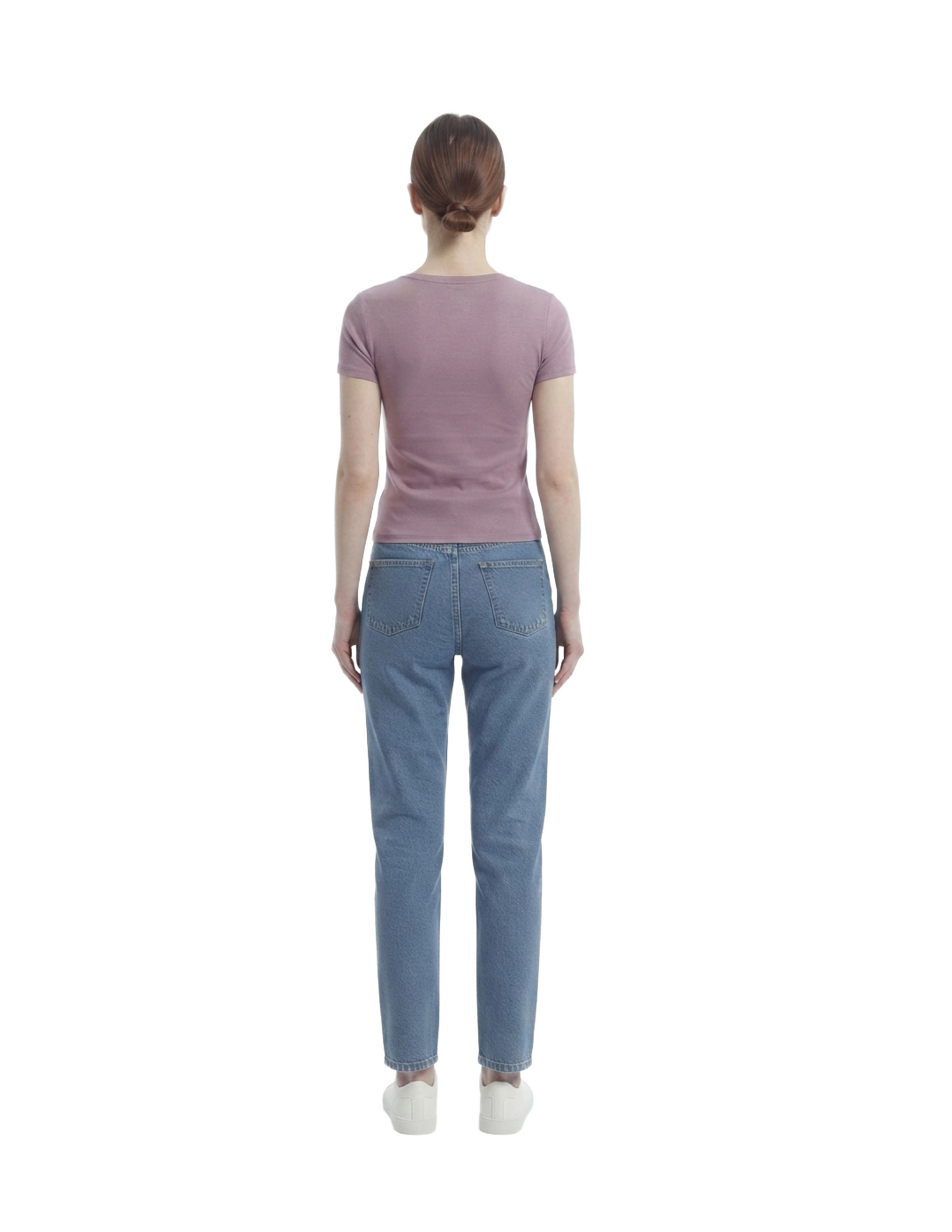Blusa color magenta con detalle de botones cuello en V