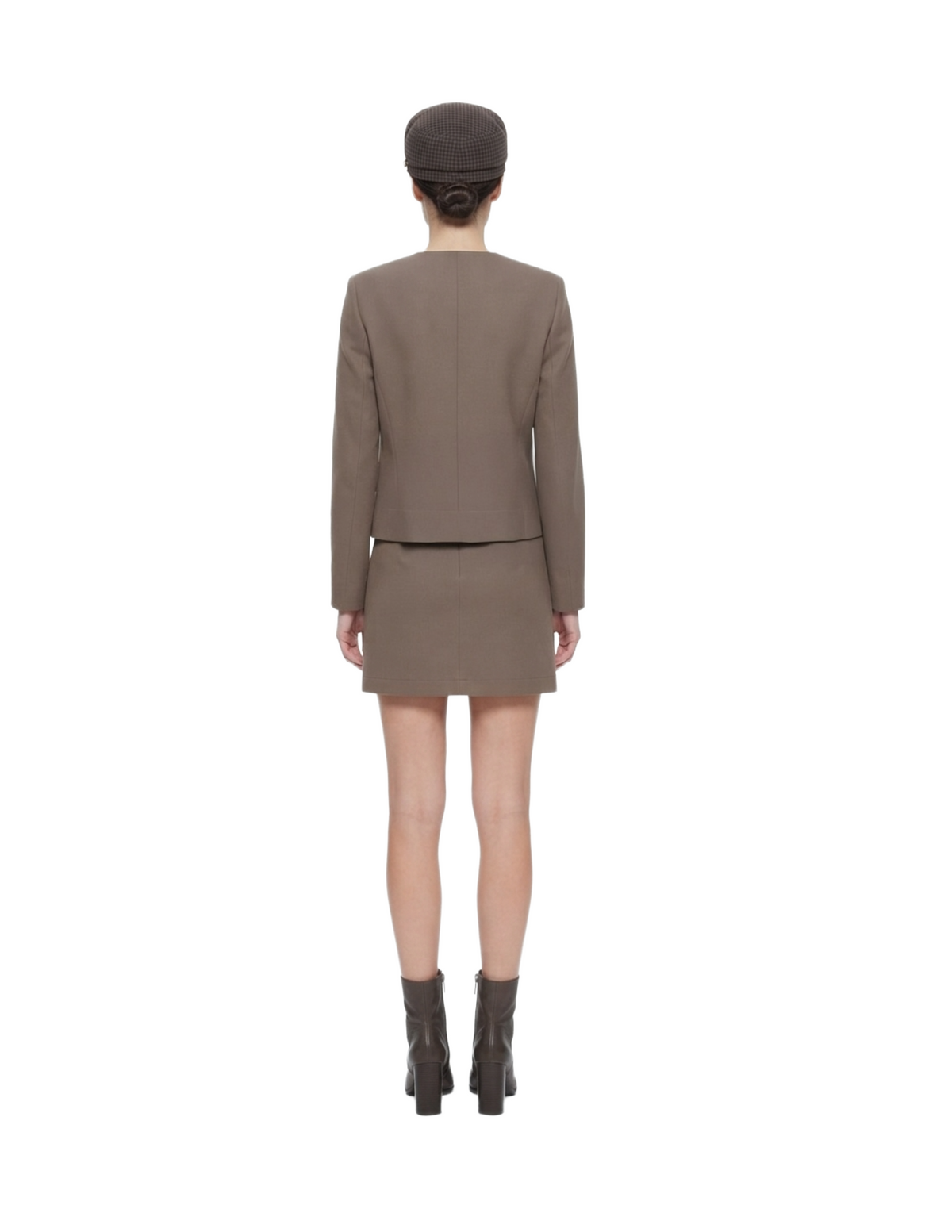 Conjunto cafe de saco y mini falda