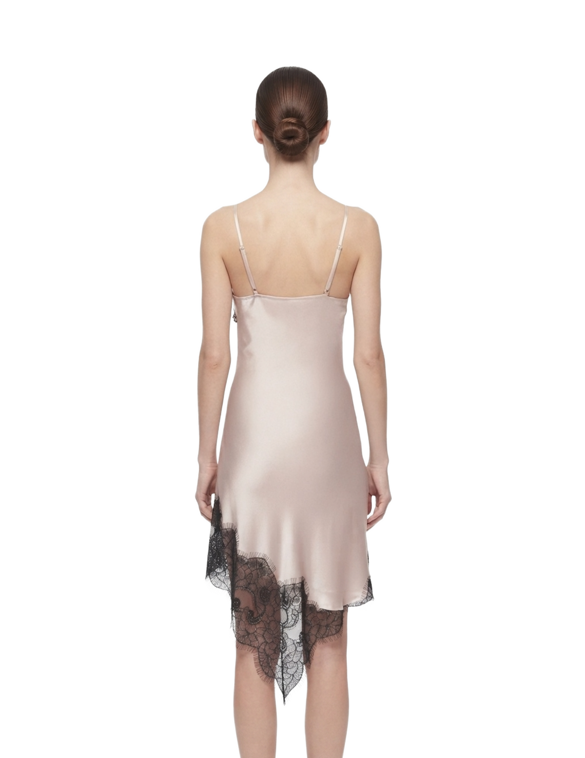 Vestido satinado rosa con encajes negros decorativos