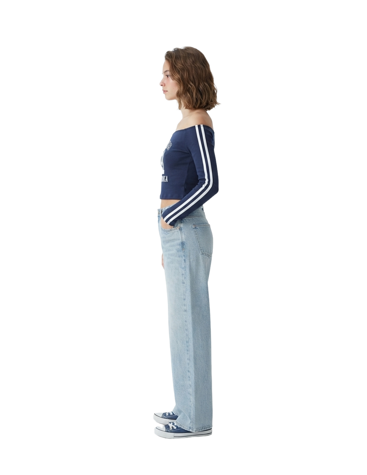 Crop top con hombro descubierto deportivo