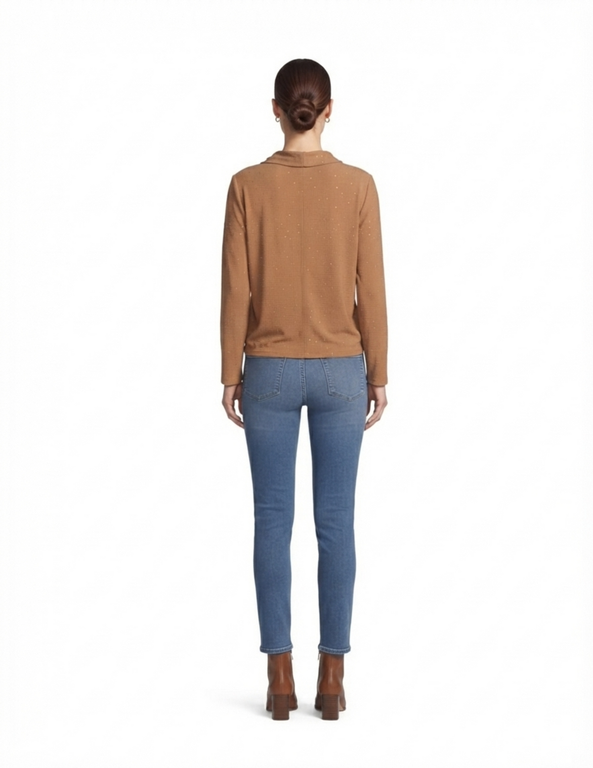 Blusa beige con brilos decorativos