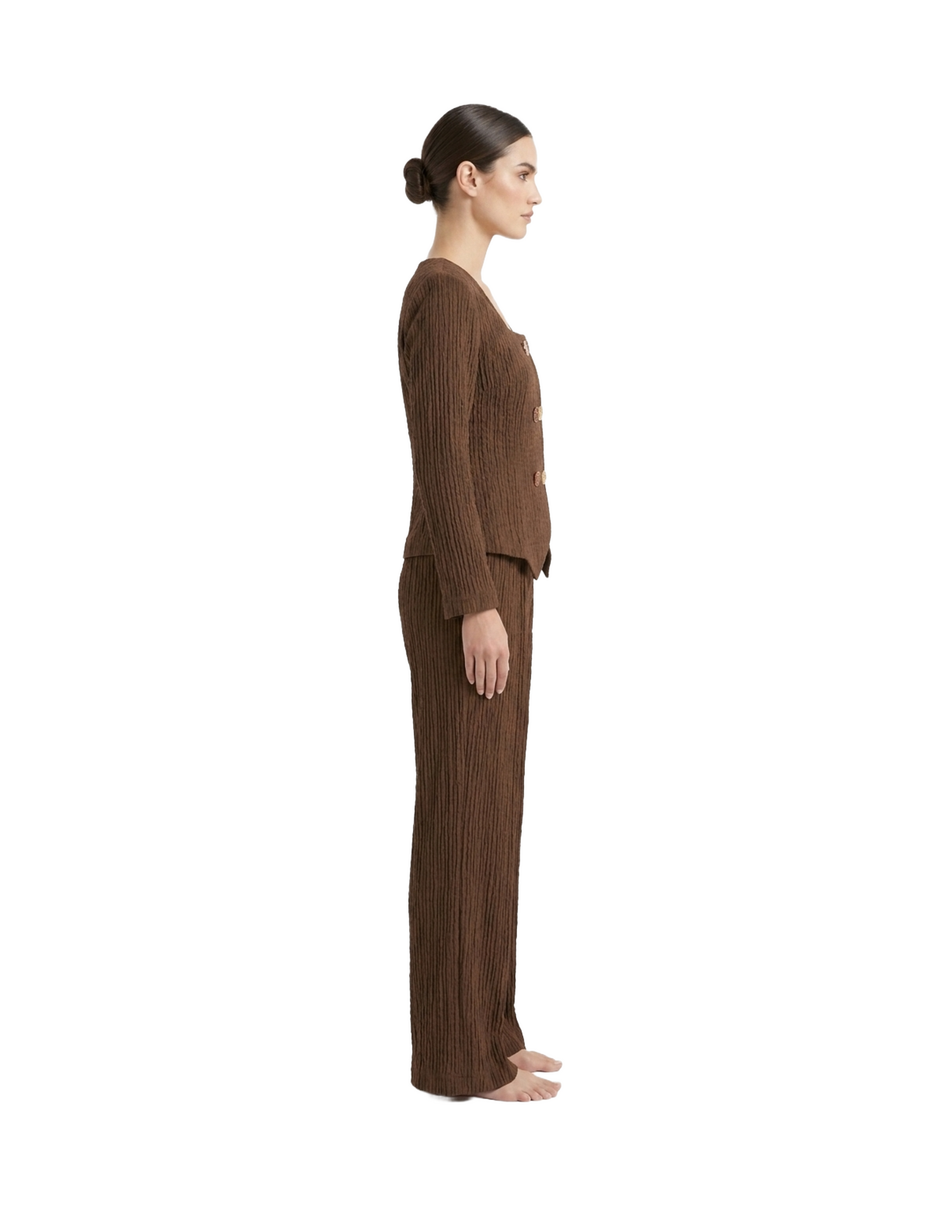 Conjunto acanalado cafe de blusa abotonada con pantalon