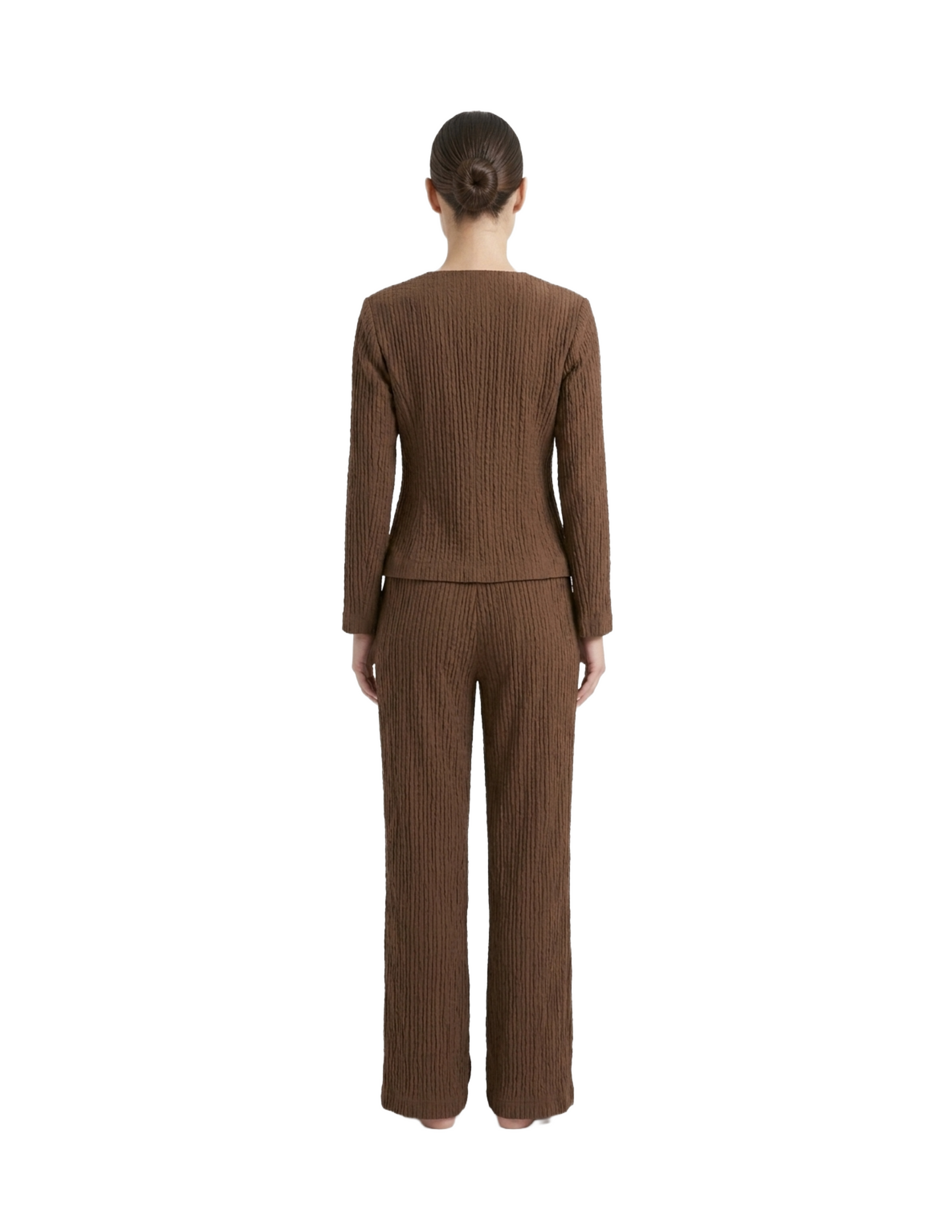 Conjunto acanalado cafe de blusa abotonada con pantalon