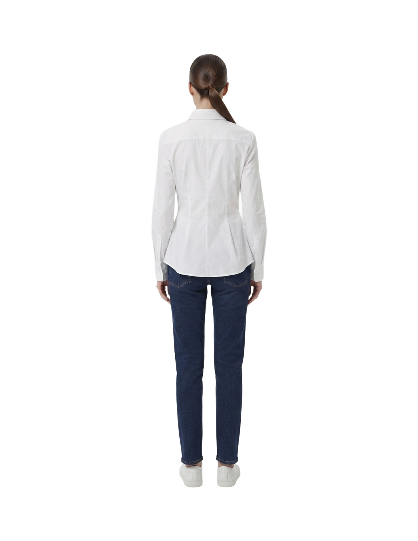 Blusa blanca abotonada con plisado en cintura
