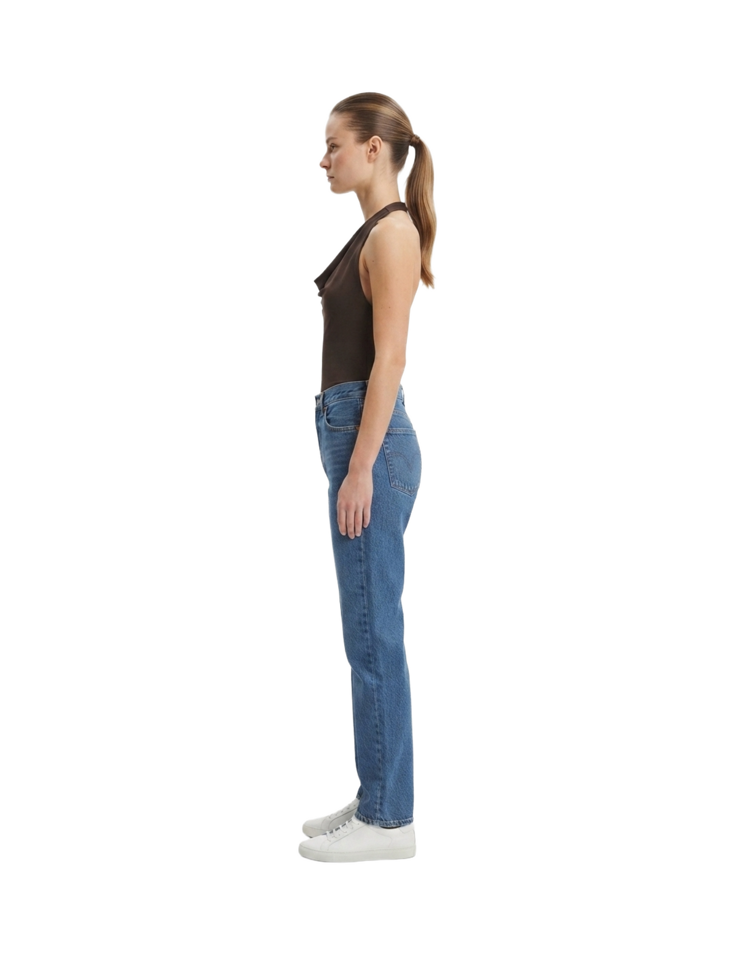 Blusa cafe estilo halter con cuelo caído